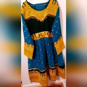 Authentic afghan dress. Green, medium  size
